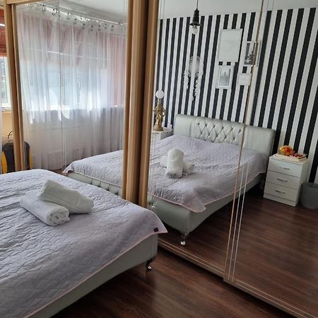 Отель Hollybush Private House Лутон Экстерьер фото